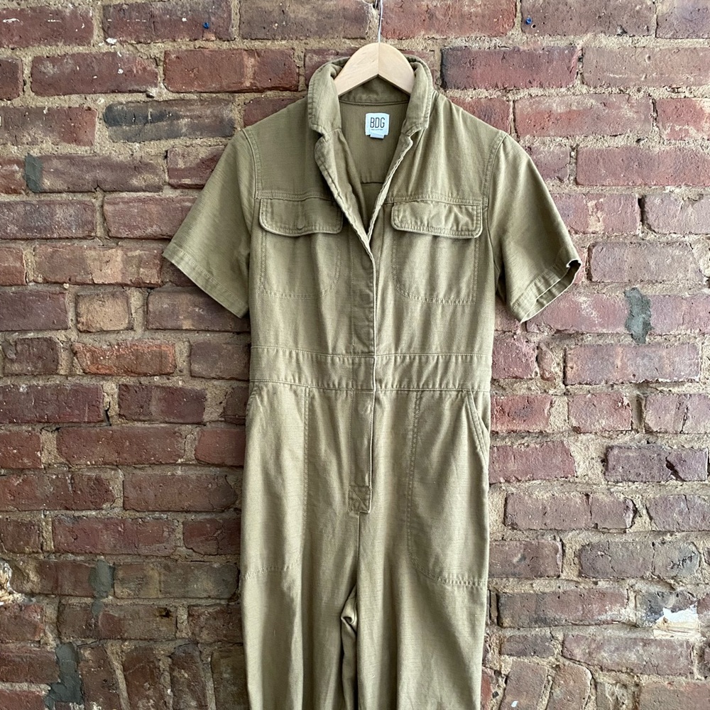 Women’s green Lizzet short sleeve twill coverall jumpsuit size Medium